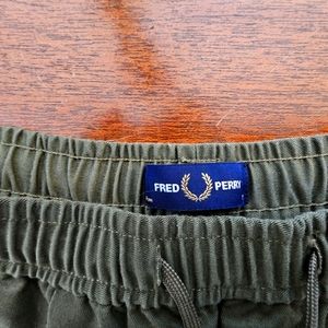 Fred Perry Green 32" pants